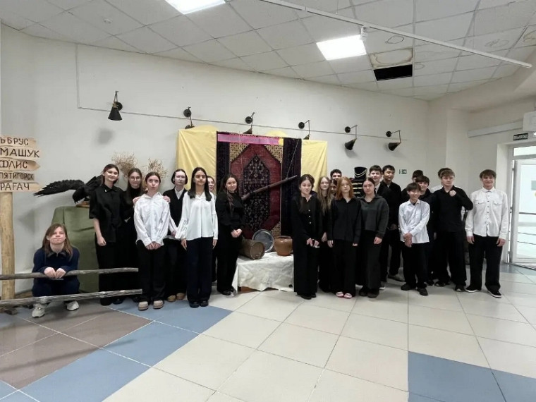 Просветительский проект «Встречи с искусством».